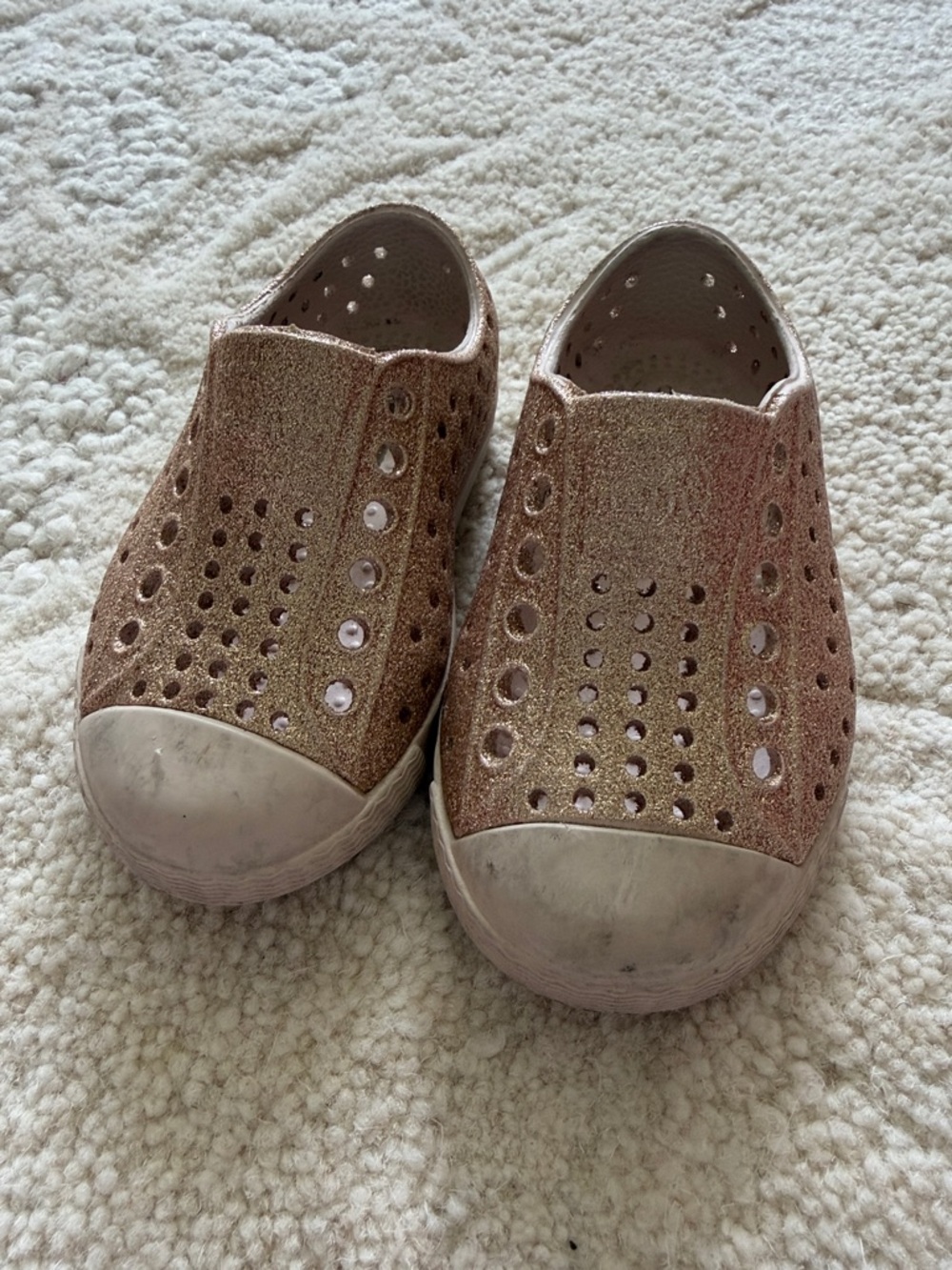 Native Shoes Kids Glitter Slip-Ons in Rose